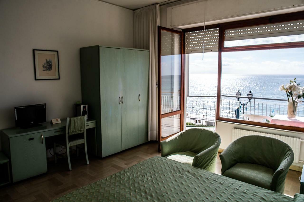 Hotel West End Alassio Dış mekan fotoğraf