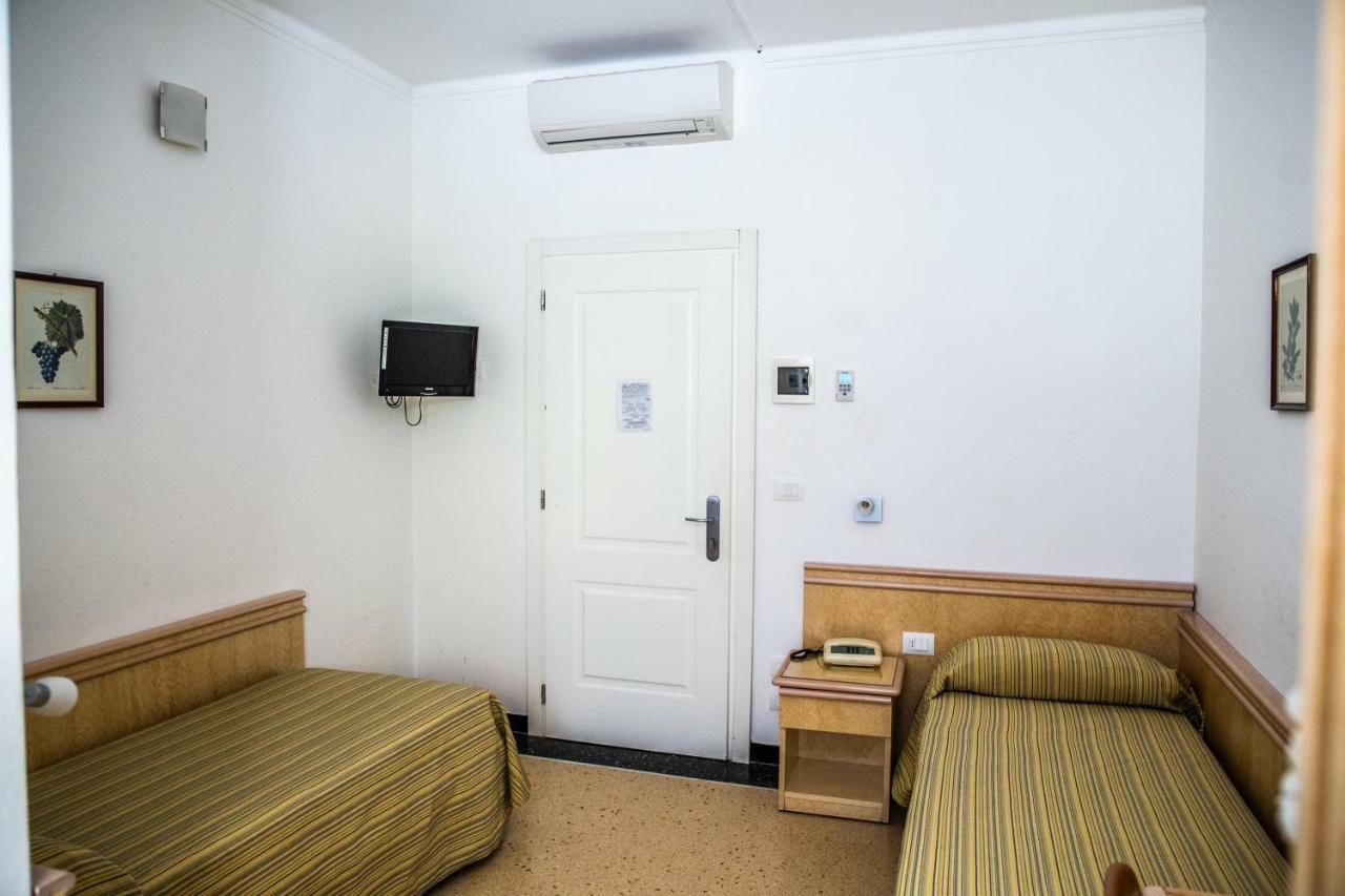Hotel West End Alassio Dış mekan fotoğraf