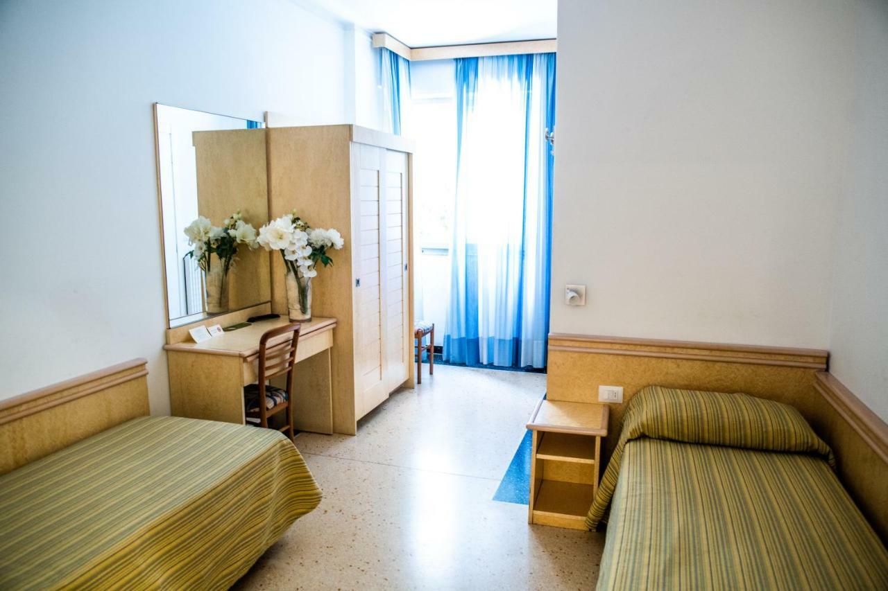 Hotel West End Alassio Dış mekan fotoğraf