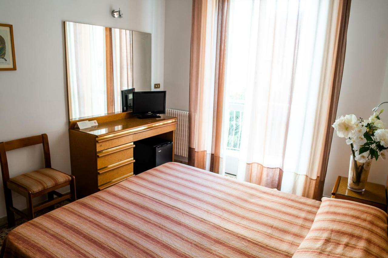 Hotel West End Alassio Dış mekan fotoğraf