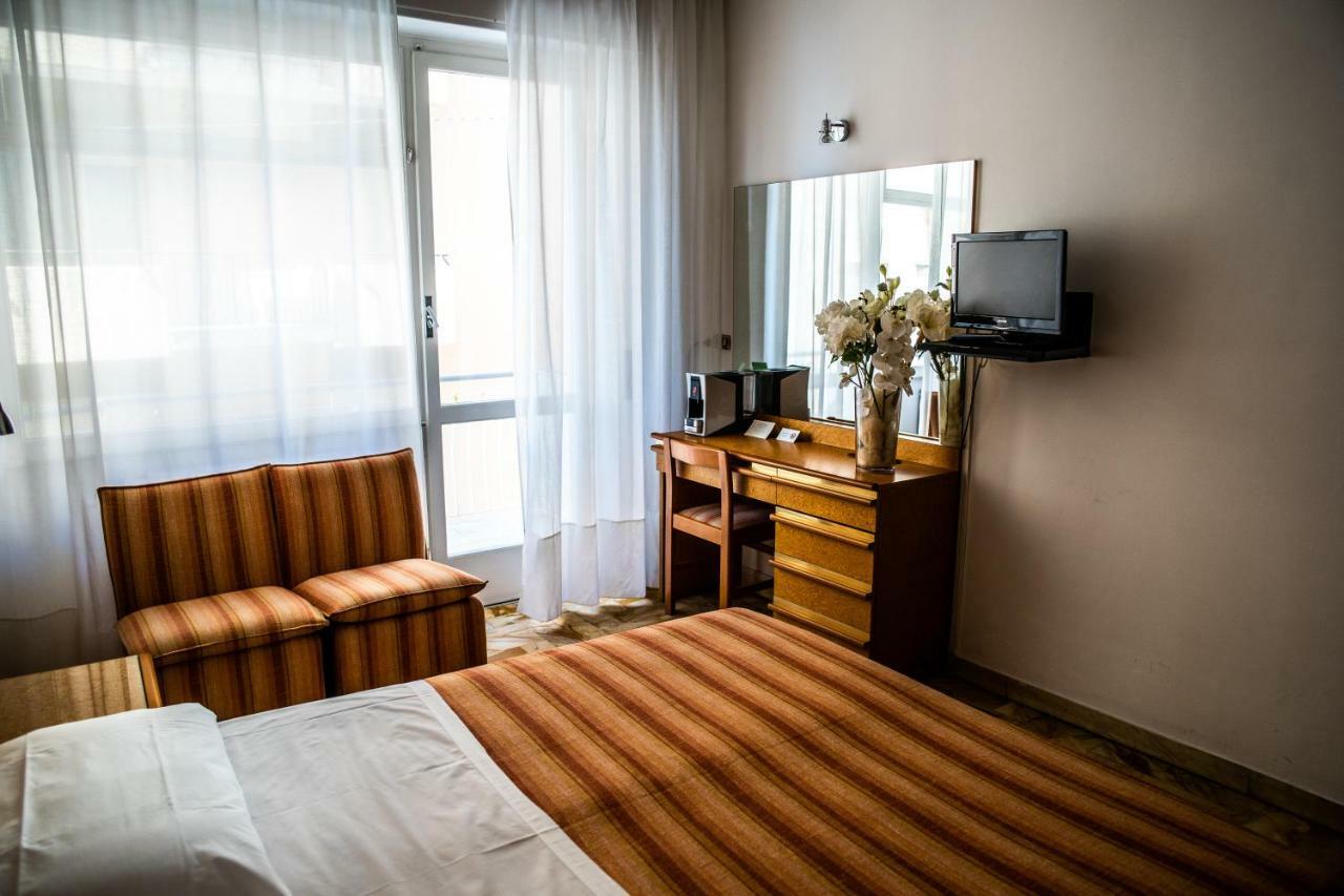 Hotel West End Alassio Dış mekan fotoğraf
