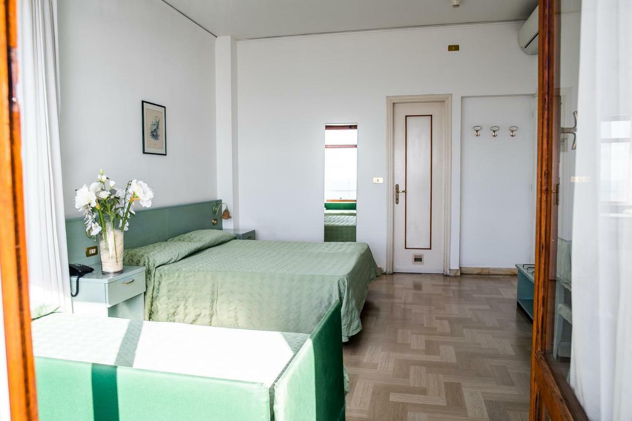 Hotel West End Alassio Dış mekan fotoğraf