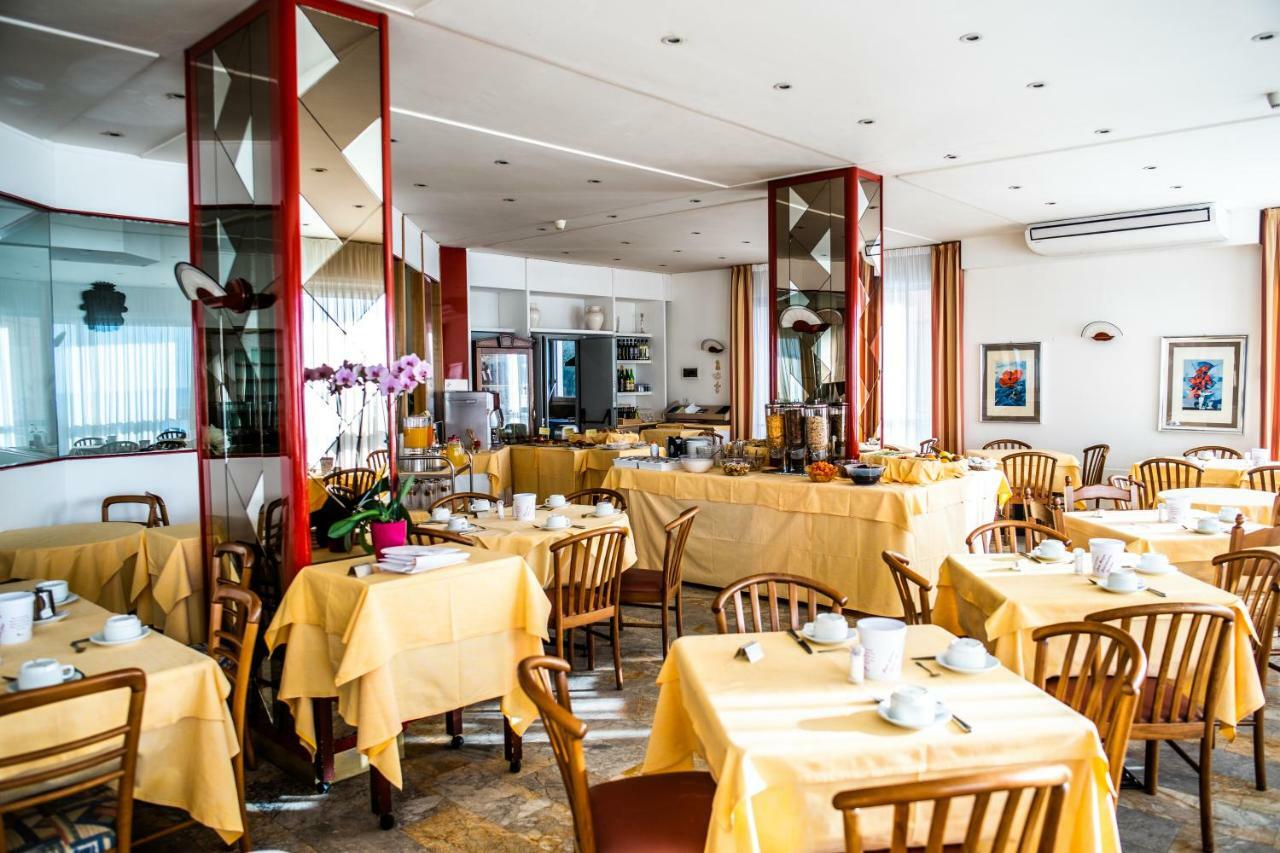 Hotel West End Alassio Dış mekan fotoğraf