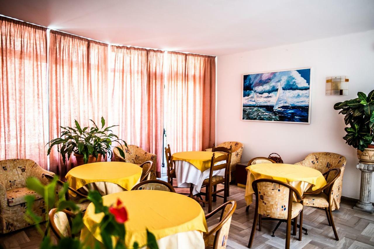 Hotel West End Alassio Dış mekan fotoğraf